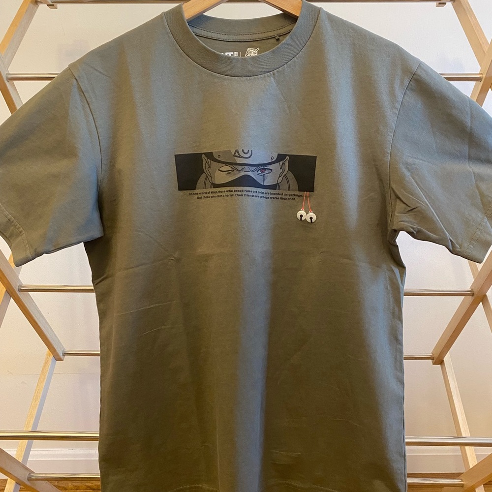 Uniqlo Kakashi UT Graphic Crewneck Tee (NEW)